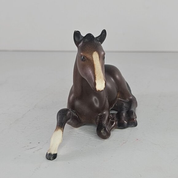 Beswick England Foal Figurine Lying Down Bay Matte *Chipped Ear* - Picture 4 of 9